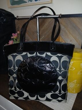 Coach Black and Cream Signature Circle Tote